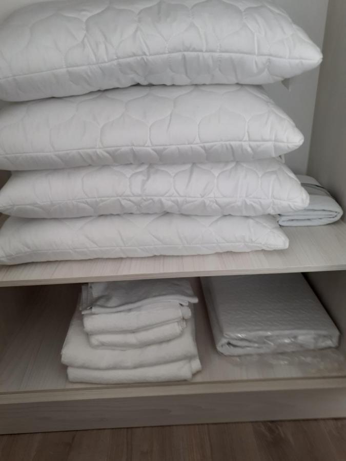 Sara Apartman Livezeni  Eksteriør billede