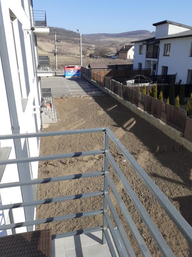 Sara Apartman Livezeni  Eksteriør billede